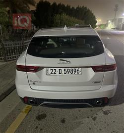 جاكوار إي- بيس